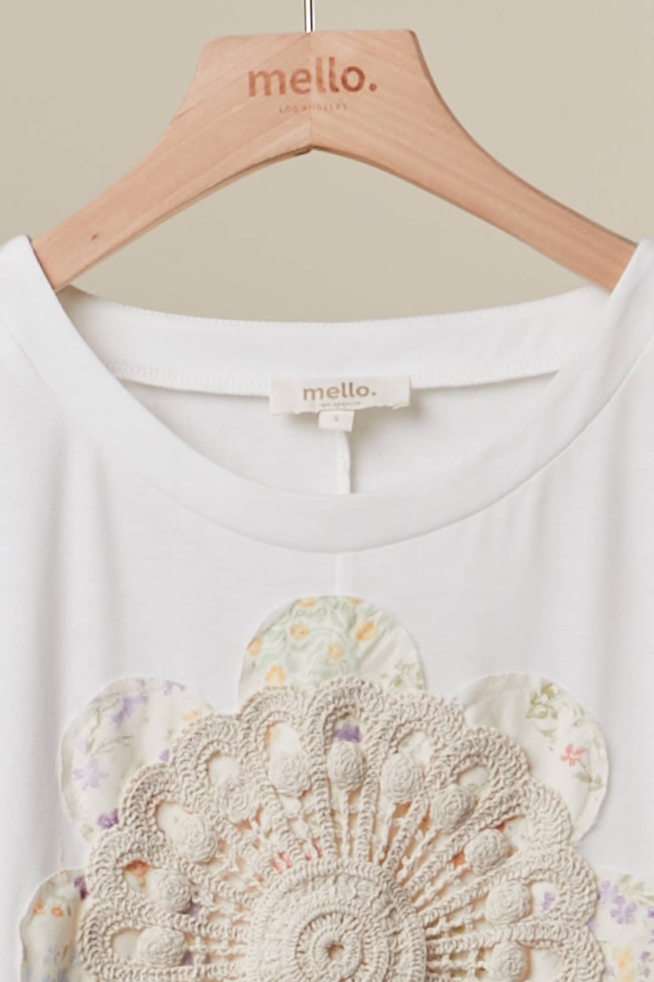 LACE EMBROIDERED SHORT SLEEVES ROUND NECK TOP