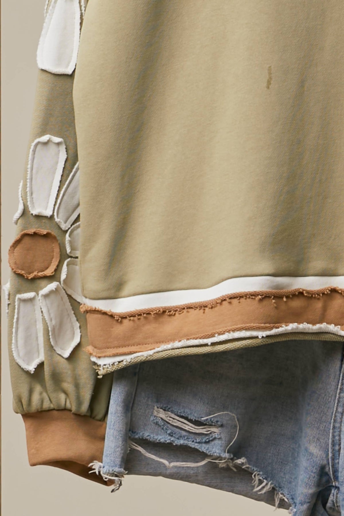 Colorblock Daisy Graphic Top
