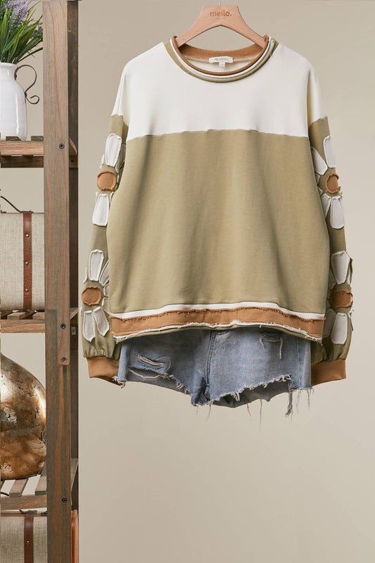 Colorblock Daisy Graphic Top