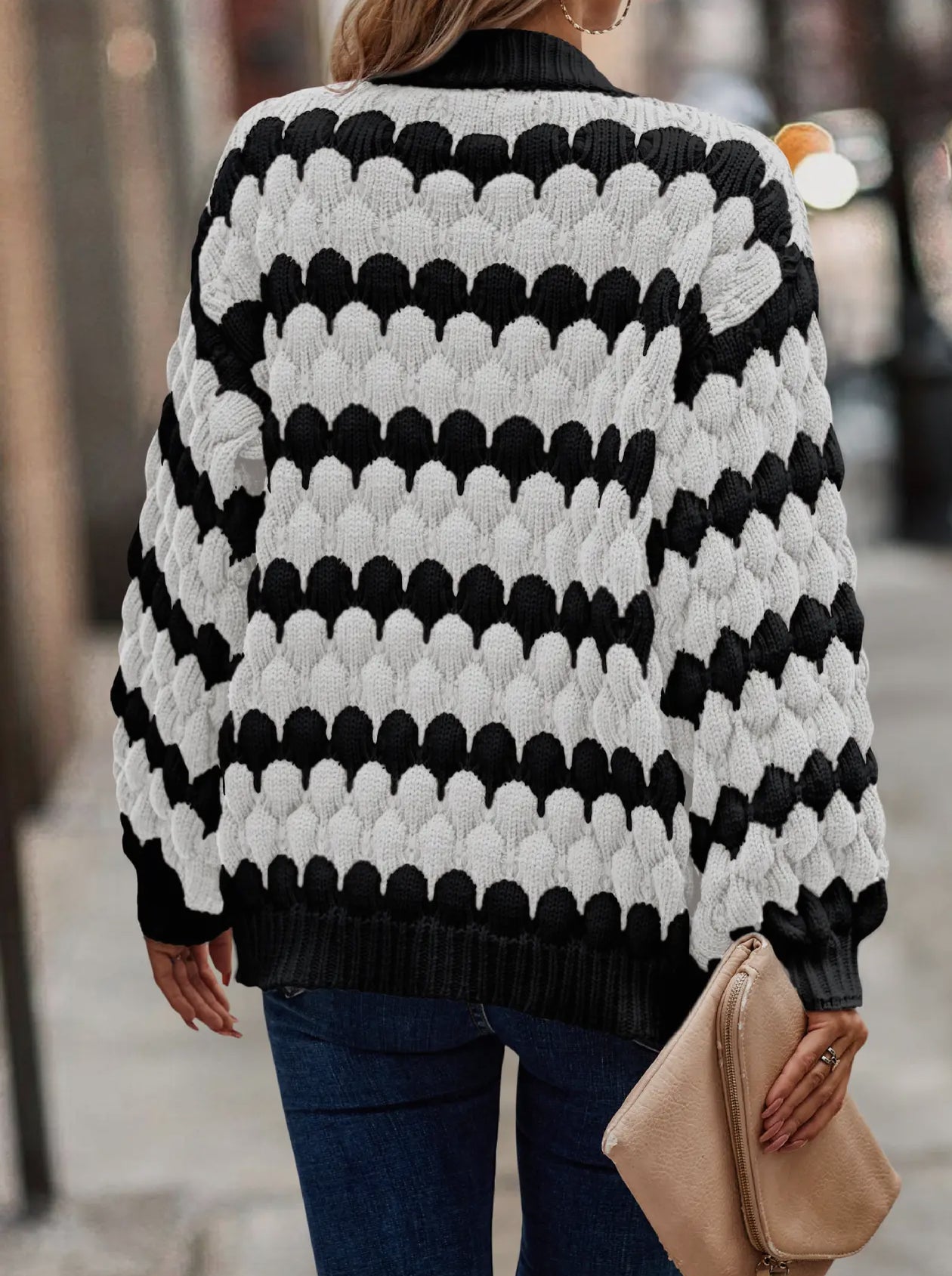 Scalloped Pattern Knit Cardigan