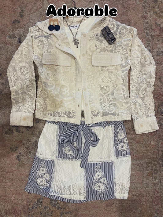 Lace & Embroidery Color Blocked Skort