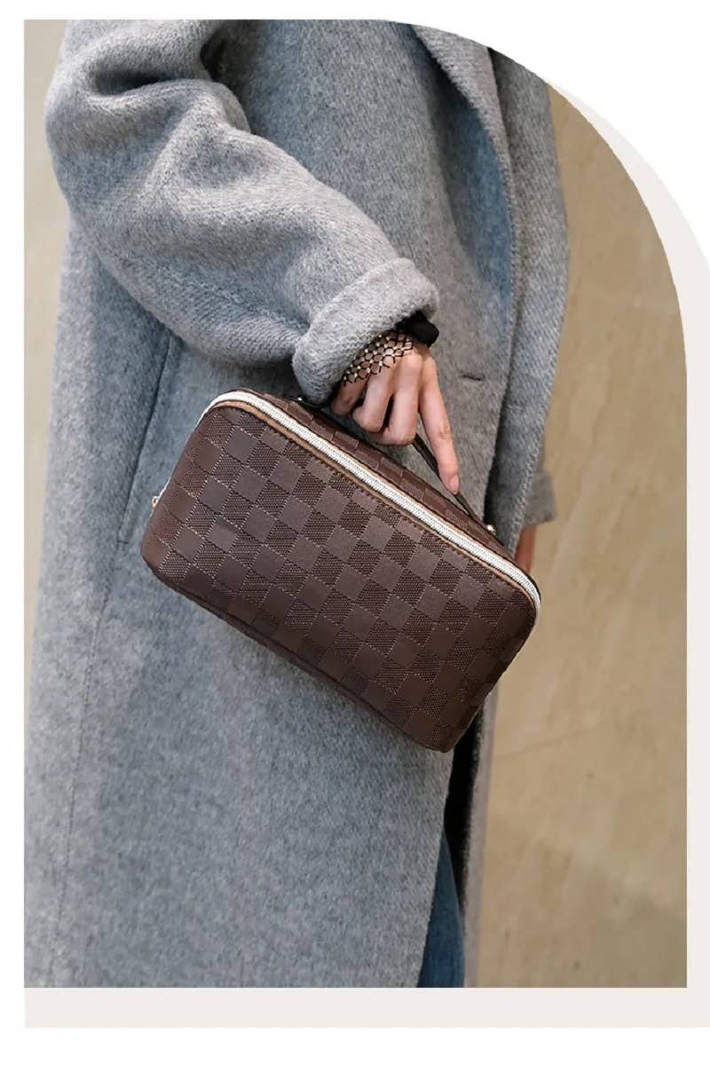 `.SI-25928 Vegan Leather Checkered Makeup Bag
