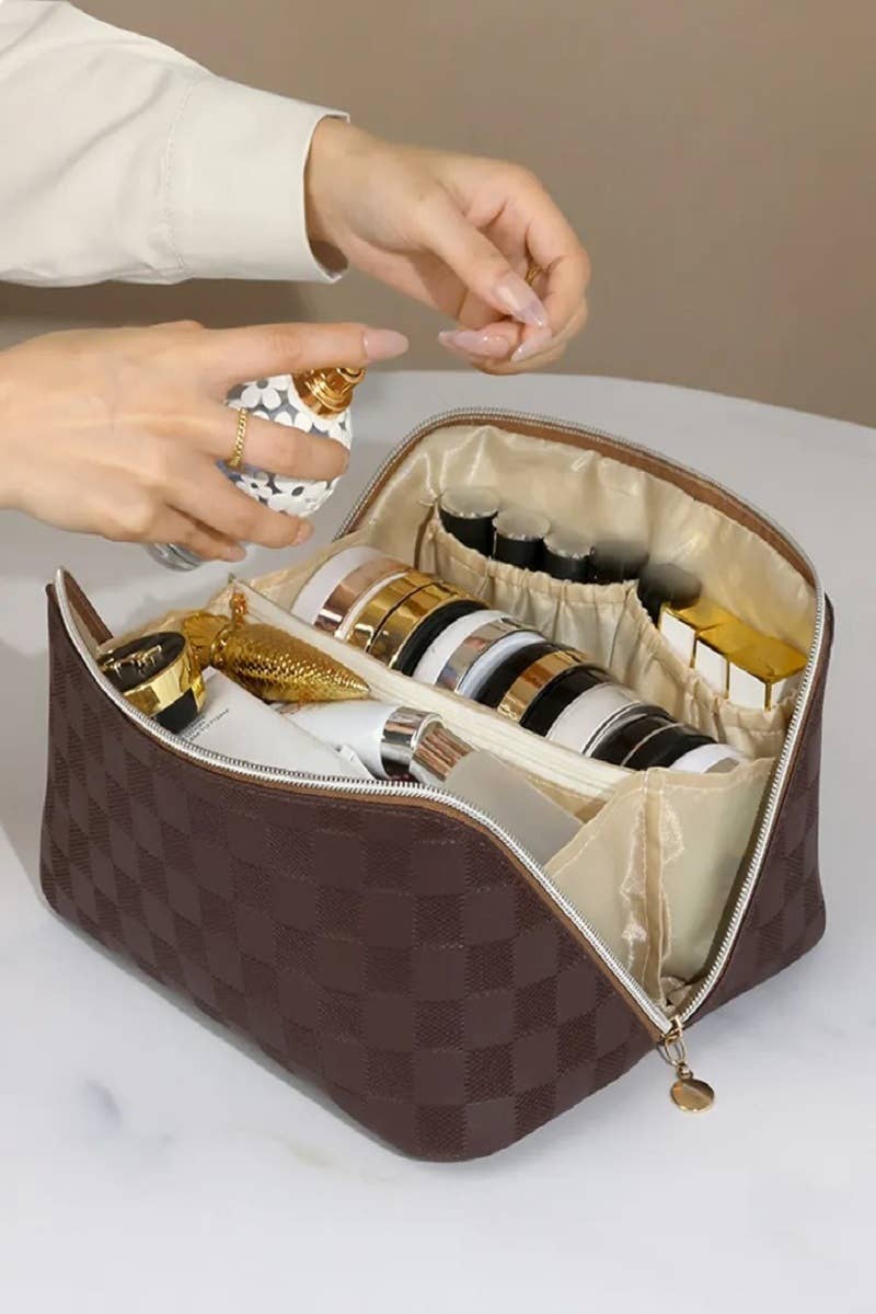 `.SI-25928 Vegan Leather Checkered Makeup Bag